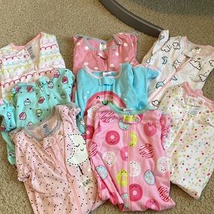 ❌ SOLD❌ Gerber 3-6 months Footed Pajamas set of 8